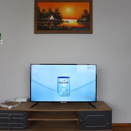 Spacious Flat 20 Minutes To Oldtown 아파트 *